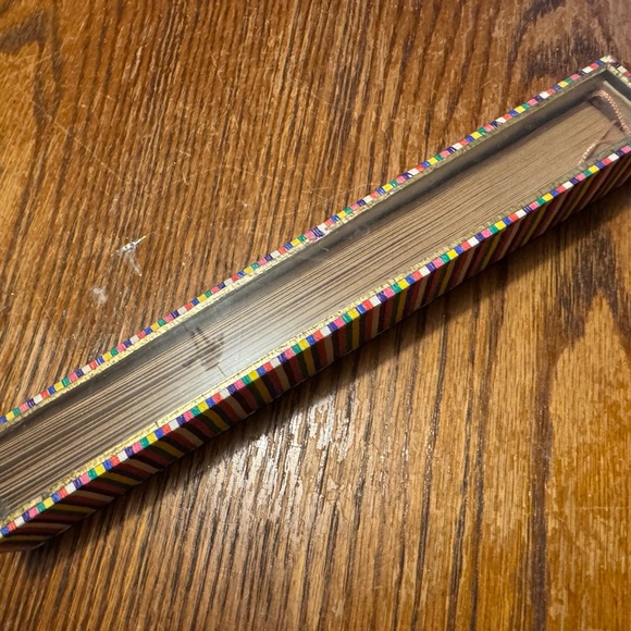 Intricate Tan Hand Fan - Picture 6 of 7